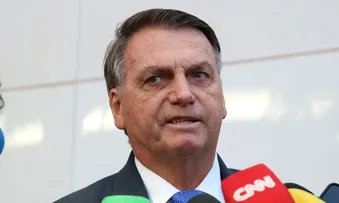 BOLSONARO DEFENDE DERRUBAR NOVA NORMA DA RECEITA SOBRE PIX