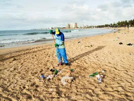 LIMPURB RECOLHE 375 TONELADAS DE RESÍDUOS DURANTE VIRADA 2024/2025 EM SALVADOR