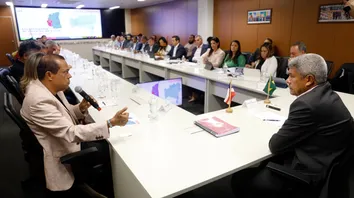 GOVERNO DO ESTADO DÁ CONTINUIDADE ÀS REUNIÕES COM GESTORES E DISCUTE AVANÇOS PARA PAU BRASIL E SEABRA