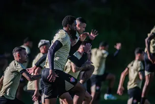 VITÓRIA SEGUE BUSCANDO UM CAMISA NOVE NO MERCADO