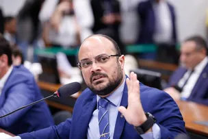 DEPUTADO CRITICA INDICADORES NEGATIVOS DO PAÍS