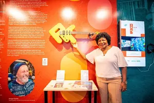 MINISTRA MARGARETH MENEZES VISITA A CAIXA CULTURAL SALVADOR E CELEBRA A EXPOSIÇÃO AXÉ: A FORÇA SONORA E VISUAL DE UM MOVIMENTO