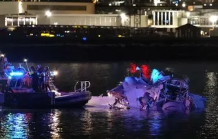 CAIXAS-PRETAS DE AVIÃO QUE CAIU EM WASHINGTON SÃO ENCONTRADAS