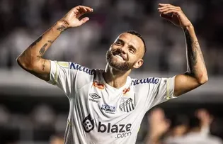 SANTOS FECHA PATROCÍNIO COM REDE DE FARMÁCIAS