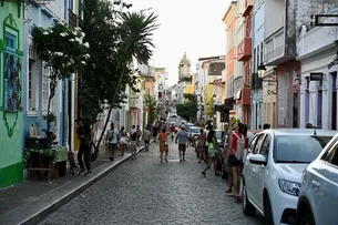SANTO ANTÔNIO ALÉM DO CARMO FIGURA ENTRE OS LOCAIS MAIS BOÊMIOS DE SALVADOR E VIRA PALCO DE CURTIÇÃO PARA FAMOSOS