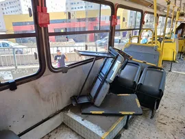 MOTORISTA DO CAMINHÃO REVELA QUE PERDEU A CONSCIÊNCIA DURANTE BATIDA ÔNIBUS