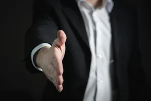 60% DOS BRASILEIROS PLANEJAM PROCURAR EMPREGOS EM 2025, DIZ PESQUISA DO LINKEDIN