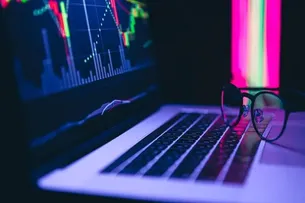 ESTRANGEIROS TIRAM R$ 541,3 MILHÕES DA BOLSA DE VALORES EM 2 DE JANEIRO