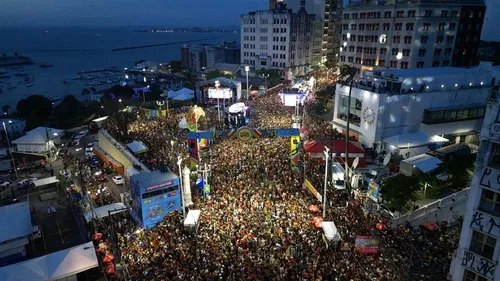CARNAVAL DE SALVADOR 2025 DEVE MOVIMENTAR R$1,8 BILHÃO NA ECONOMIA DA CAPITAL BAIANA