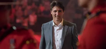 PRIMEIRO-MINISTRO DO CANADÁ ANUNCIA TARIFAS DE 25% SOBRE PRODUTOS DOS EUA EM RETALIAÇÃO