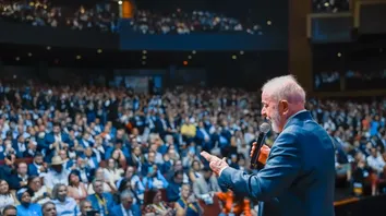 LULA ANUNCIA REUNIÃO COM ATACADISTAS PARA DISCUTIR PREÇO DOS ALIMENTOS