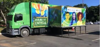 A NEOENERGIA COELBA OFERECE ATENDIMENTO EM UNIDADE MÓVEL EDUCATIVA NO BAIRRO DO BONFIM
