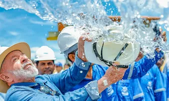 LULA ENTREGA OBRAS DE SANEAMENTO E ABASTECIMENTO DE ÁGUA NA BAHIA