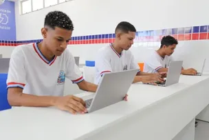 FREQUÊNCIA ESCOLAR CRESCE APENAS EM PESSOAS DE ATÉ 3 ANOS E DE 6 A 14 ANOS DE IDADE EM SALVADOR
