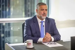 PIMENTA PEDE À PGR MONITORAMENTO DE BOLSONARO COM TORNOZELEIRA