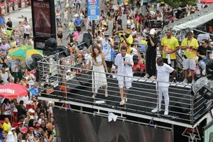 SAULO CONTAGIA FOLIÕES NO SEGUNDO DIA DO CARNAVAL DE SALVADOR NO CAMPO GRANDE