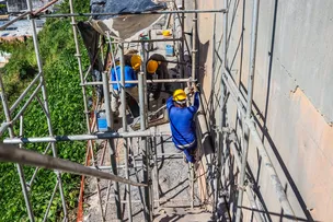 EM RITMO ACELERADO, A OBRA DE CONTENÇÃO DA ENCOSTA NO SANTO ANTÔNIO ALÉM DO CARMO JÁ TEM UMA FASE CONCLUÍDA E 78% DE EXECUÇÃO TOTAL