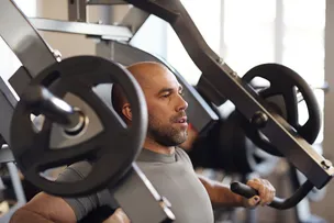 MUSCULAÇÃO E FORÇA: PESQUISA APONTA QUE RESULTADOS SE ESTENDEM POR ANOS