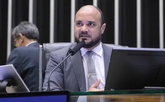 DEPUTADO BAIANO PRESIDE SESSÃO NO PLENÁRIO DA CÂMARA FEDERAL