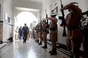 GOVERNADOR ELOGIA PM DA BAHIA DURANTE EVENTO COMEMORATIVO NO QUARTEL COMANDO GERAL 