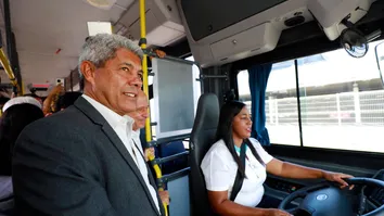 GOVERNO INAUGURA SHUTTLE ELÉTRICO CONECTANDO AEROPORTO E METRÔ DE SALVADOR