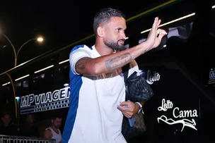 WILLIAN JOSÉ COMEMORA VOLTA AOS GRAMADOS PELO BAHIA: "MUITO FELIZ"