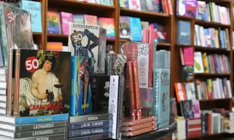 EM 12 MESES, 16% DOS MAIORES DE 18 ANOS COMPRARAM AO MENOS 1 LIVRO