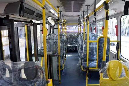 PREFEITURA DE FEIRA DE SANTANA ENTREGA SETE ÔNIBUS CLIMATIZADOS PARA ATENDER AOS DISTRITOS