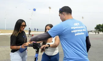 USUÁRIOS DE PATINETES ELÉTRICOS NA CAPITAL BAIANA CONTAM COM AULAS GRATUITAS DE DIREÇÃO