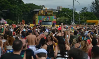 MAIS DE 8 MILHÕES DE FOLIÕES PASSARAM PELO CARNAVAL DE SALVADOR, SEGUNDO SSP