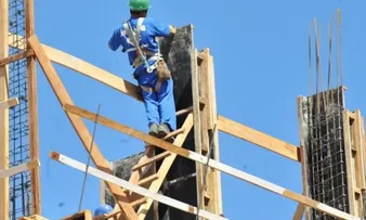 CONFIANÇA DO CONSTRUÇÃO INTERROMPE AS QUEDAS E SOBE PELA PRIMEIRA VEZ EM 2025