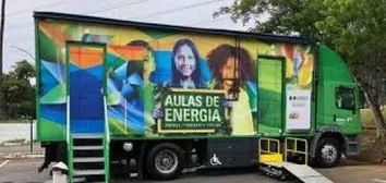 COELBA OFERECE ATENDIMENTO EM UNIDADE MÓVEL EDUCATIVA NO BAIRRO DE CAJAZEIRAS 6