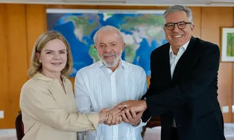 GLEISI HOFFMANN CITA ISENÇÃO DO IR COMO PRIORIDADE DA AGENDA POLÍTICA
