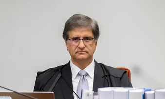 MULHER QUE PICHOU ESTÁTUA PODE CUMPRIR PRISÃO DOMICILIAR, DIZ PGR