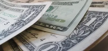 COM QUEDA DE 0,75%, DÓLAR FECHA ESTA TERÇA COTA A R$ 5,70