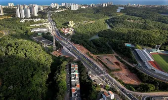 TENTATIVA DE ASSALTO CAUSA ACIDADENTE NA AV.PINTO DE AGUIAR