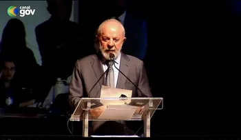 LULA COMPARA REDES SOCIAIS A PODER ABSOLUTISTA E QUER REGULAMENTAÇÃO