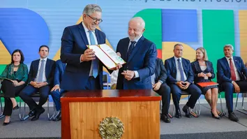 NOVOS MINISTROS DE LULA TOMAM POSSE EM BRASÍLIA
