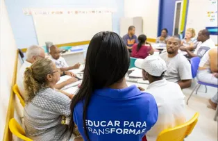 PROGRAMA DE ALFABETIZAÇÃO E LETRAMENTO PARA JOVENS E ADULTOS ESTÁ COM INSCRIÇÕES ABERTAS; CONFIRA