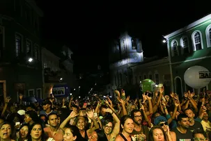 PROGRAMAÇÃO MUSICAL 100% GRATUITA DIVERTE FIM DE SEMANA NO PELOURINHO
