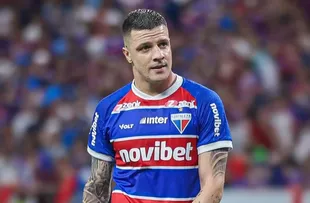 VITÓRIA ACERTA A CONTRATAÇÃO DO ATACANTE RENATO KAYZER