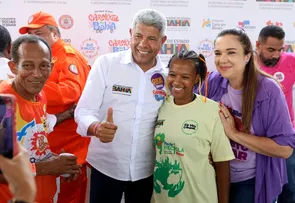  “É NOSSA OBRIGAÇÃO CUIDAR DOS TRABALHADORES INFORMAIS NO CARNAVAL”, AFIRMA JERÔNIMO DURANTE ALMOÇO COM CATADORAS DE MATERIAIS RECICLÁVEIS