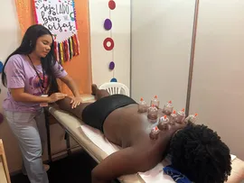 AÇÕES DE CUIDADO E DE PREVENÇÃO À VIOLÊNCIA DE GÊNERO BENEFICIAM AS MULHERES NO CARNAVAL