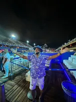TORCEDOR DA BEIJA-FLOR, ALEXANDRE GUEDES É CONVIDADO PARA ASSISTIR DESFILE DAS CAMPEÃS, NO RIO DE JANEIRO