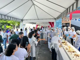 MARTAGÃO CELEBROU 60 ANOS COM BOLO DE 60 METROS
