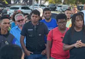 DEPUTADO PARTICIPA DE PROTESTO DE MOTORISTAS POR APLICATIVO EM SALVADOR: ‘VIOLÊNCIA NÃO PODE SER TOLERADA’