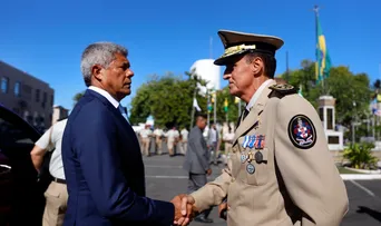 CORONEL ANTÔNIO CARLOS SILVA MAGALHÃES TOMA POSSE COMO COMANDANTE-GERAL DA PMBA