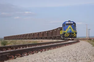 LEILÃO LEVANTA R$ 800 MILHÕES PARA FERROVIA TRANSNORDESTINA