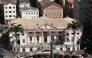 LÍDERES POLÍTICOS E EMPRESARIAIS SE REÚNEM EM EVENTO INÉDITO NA ASSOCIAÇÃO COMERCIAL DA BAHIA