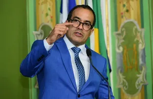 BRUNO REIS NEGA RELAÇÃO ENTRE NOVA SECRETARIA E ALIANÇA COM PDT